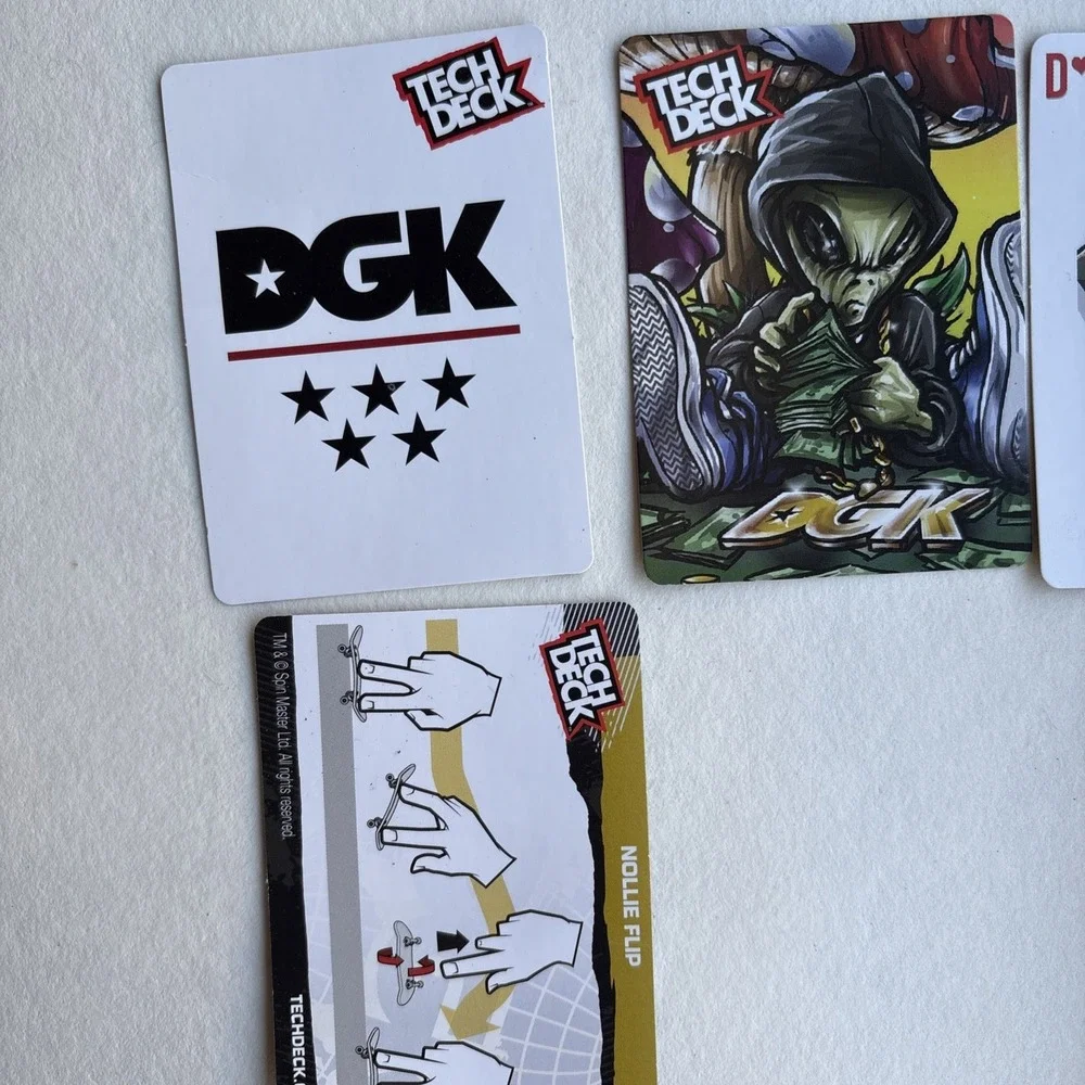 Tech Deck Spin Master Mixed Lot Skate Park Ramp, Boards, 3 Tech Decks, 4 Cards